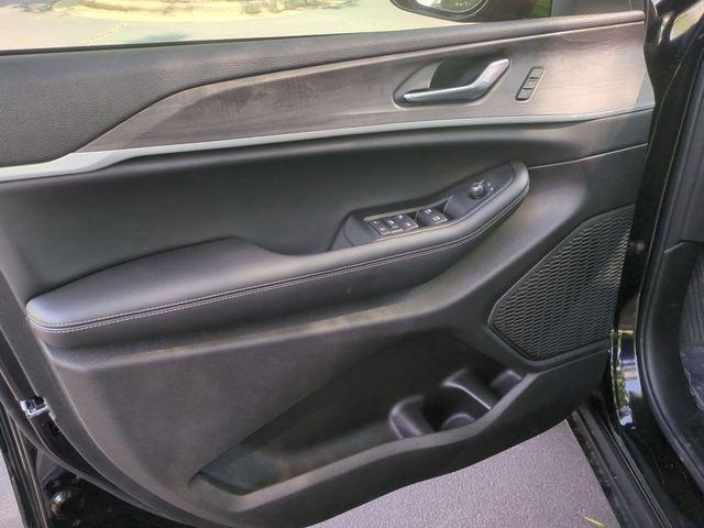 new 2025 Jeep Grand Cherokee L car, priced at $45,199