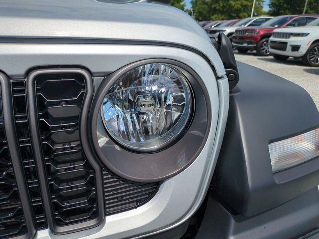 new 2024 Jeep Wrangler car, priced at $45,585