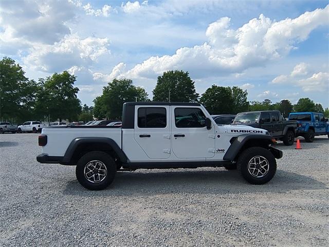 new 2025 Jeep Gladiator car, priced at $47,690
