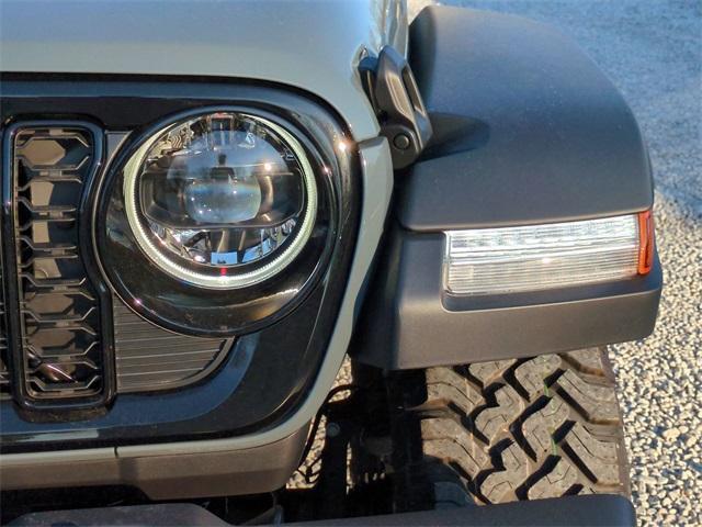 new 2025 Jeep Wrangler car, priced at $46,572