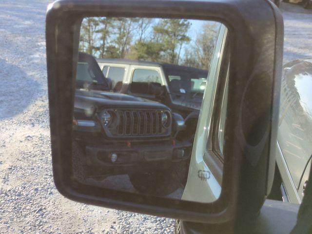 new 2025 Jeep Wrangler car, priced at $47,628