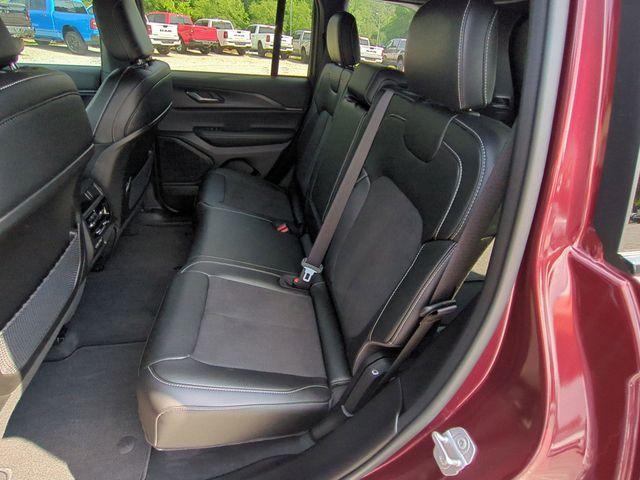 new 2025 Jeep Grand Cherokee car, priced at $37,864