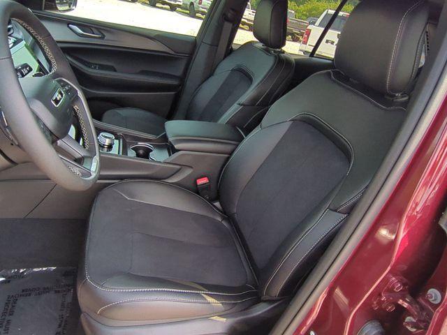 new 2025 Jeep Grand Cherokee car, priced at $37,864