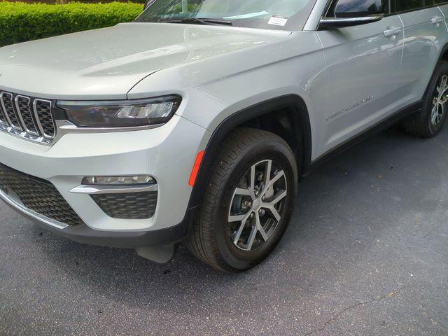 new 2025 Jeep Grand Cherokee car, priced at $41,456
