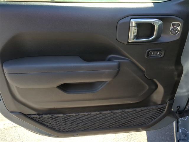new 2025 Jeep Wrangler car, priced at $43,328