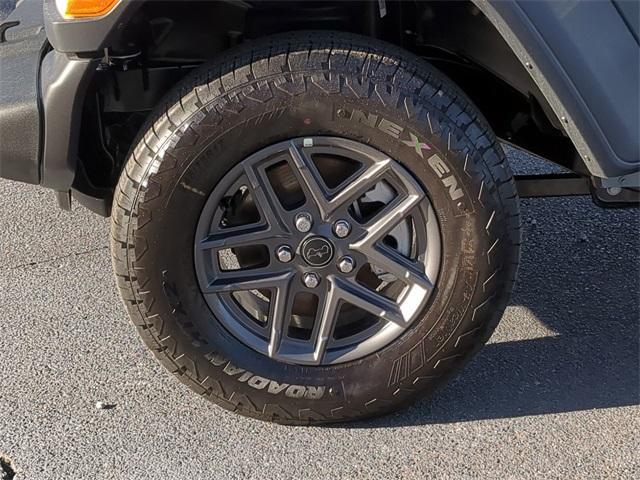 new 2025 Jeep Wrangler car, priced at $43,328