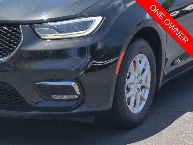 used 2023 Chrysler Pacifica car, priced at $23,542