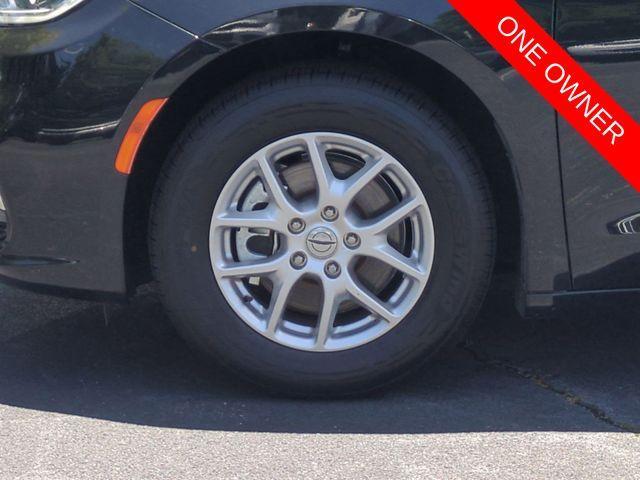 used 2023 Chrysler Pacifica car, priced at $23,542