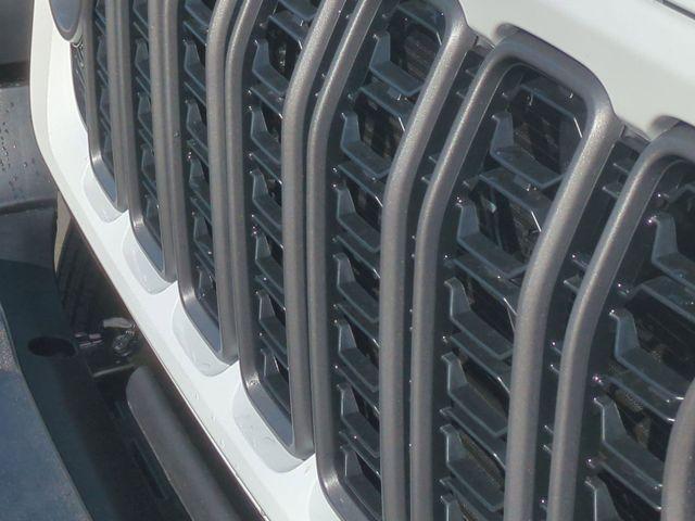 new 2025 Jeep Wrangler car, priced at $43,095