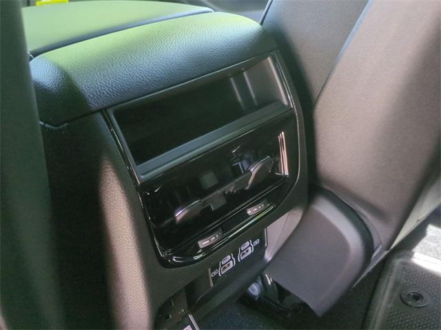 new 2025 Jeep Grand Cherokee car, priced at $44,086