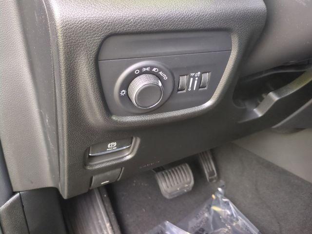 new 2025 Jeep Grand Cherokee car, priced at $36,097