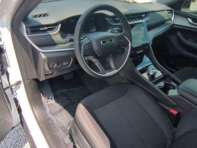 new 2025 Jeep Grand Cherokee car, priced at $37,261