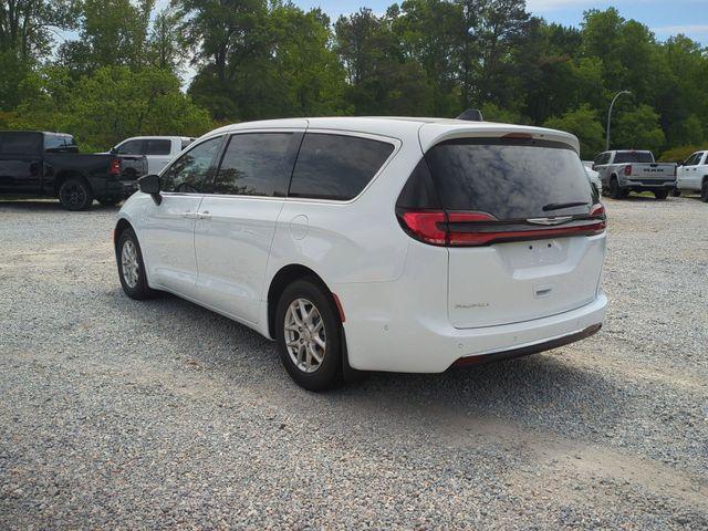new 2025 Chrysler Pacifica car, priced at $43,377