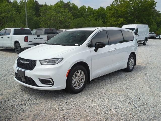 new 2025 Chrysler Pacifica car, priced at $46,545