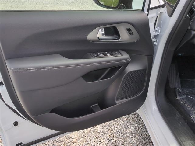 new 2025 Chrysler Pacifica car, priced at $46,545