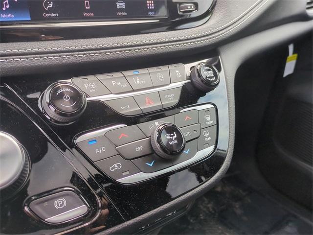 new 2025 Chrysler Pacifica car, priced at $46,545