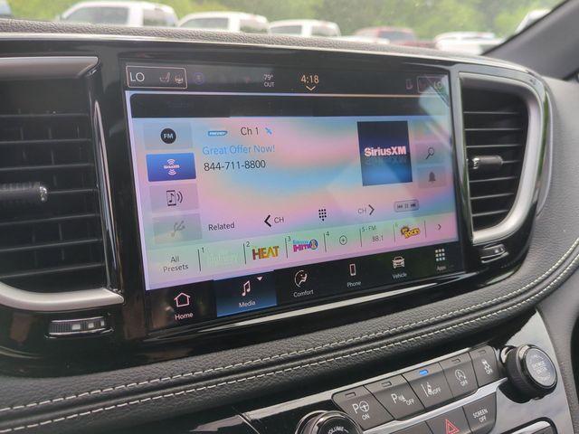 new 2025 Chrysler Pacifica car, priced at $43,377