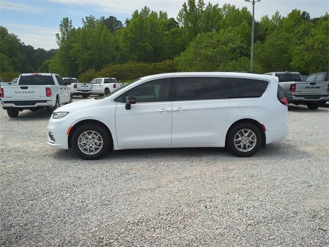 new 2025 Chrysler Pacifica car, priced at $46,545