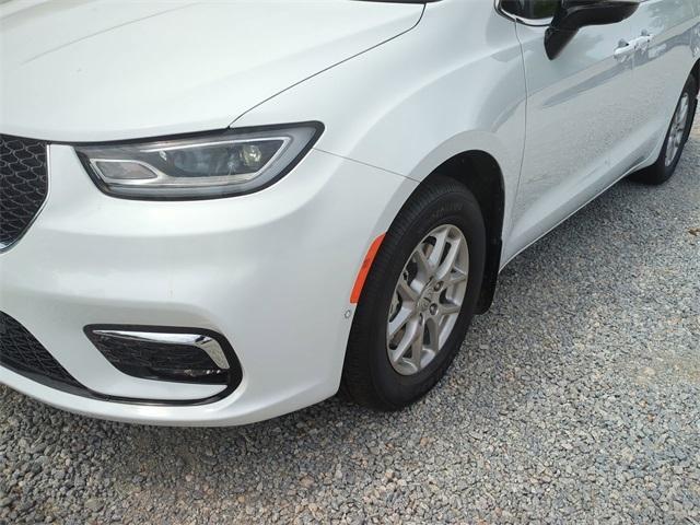 new 2025 Chrysler Pacifica car, priced at $46,545