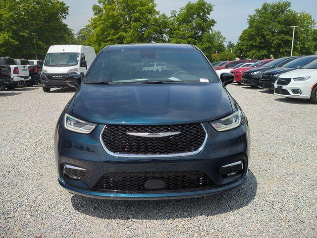 new 2025 Chrysler Pacifica Hybrid car, priced at $44,233
