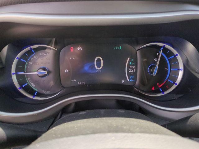 new 2025 Chrysler Pacifica Hybrid car, priced at $44,233