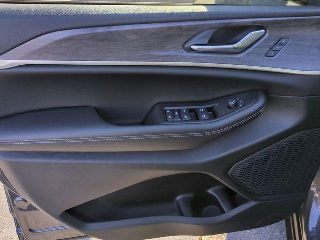 new 2025 Jeep Grand Cherokee L car, priced at $44,173