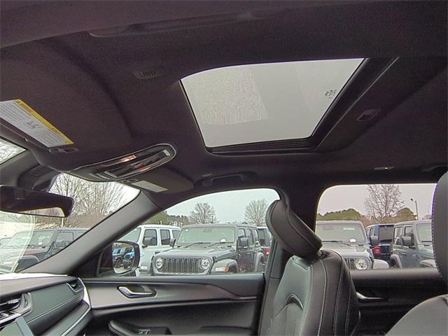 new 2025 Jeep Grand Cherokee L car, priced at $43,085