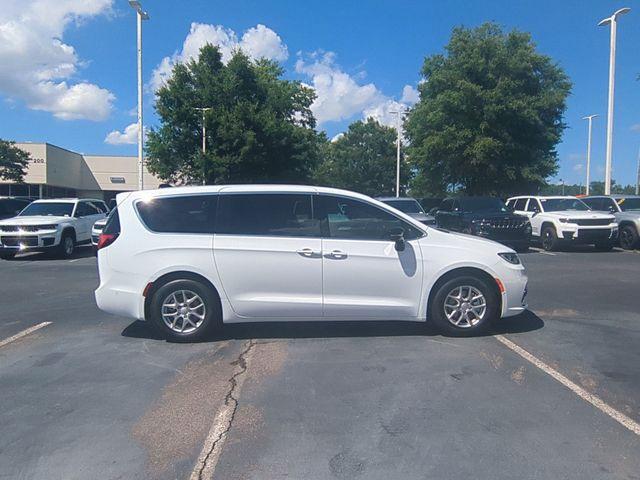 new 2025 Chrysler Pacifica car, priced at $41,660