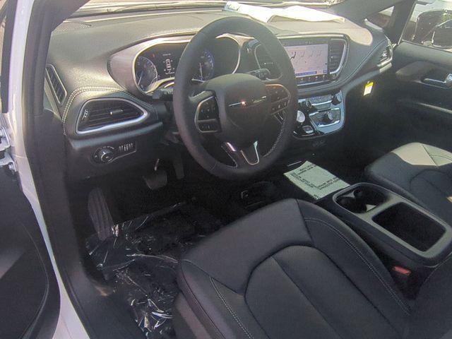 new 2025 Chrysler Pacifica car, priced at $41,660