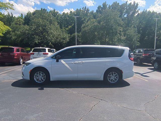new 2025 Chrysler Pacifica car, priced at $41,660