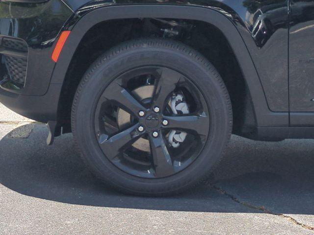 new 2025 Jeep Grand Cherokee car, priced at $43,119