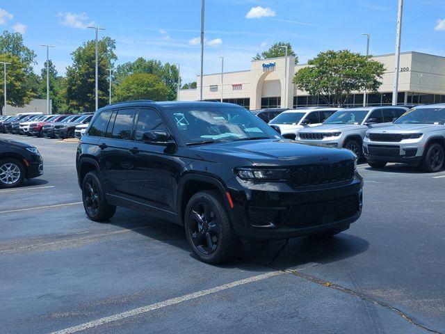 new 2025 Jeep Grand Cherokee car, priced at $43,119