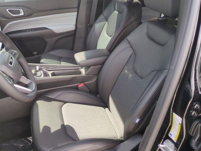 new 2025 Jeep Compass car, priced at $26,849