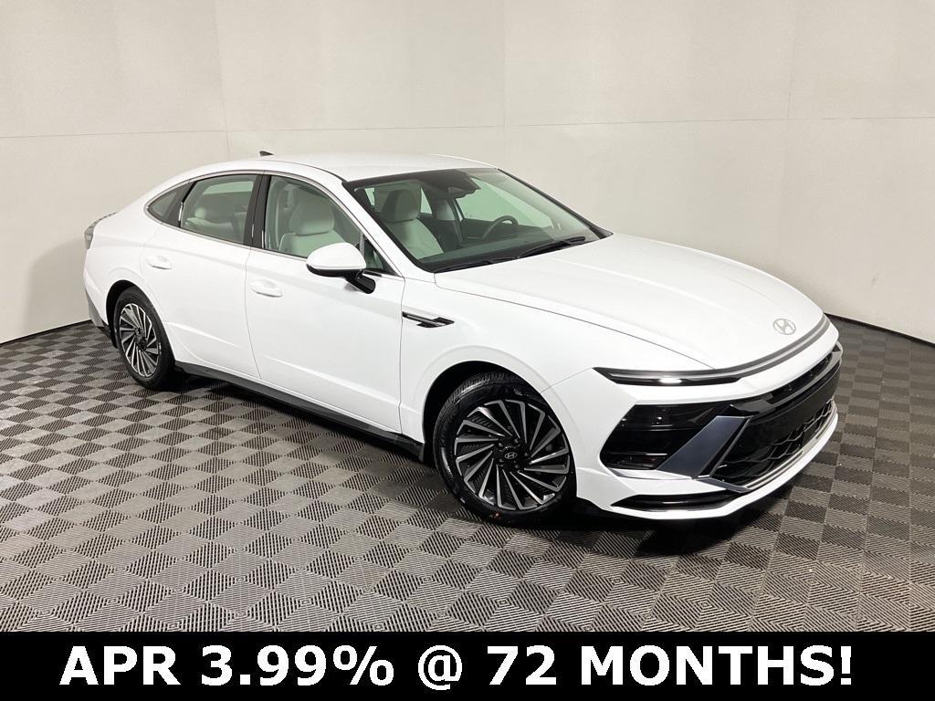 new 2025 Hyundai Sonata Hybrid car, priced at $30,000