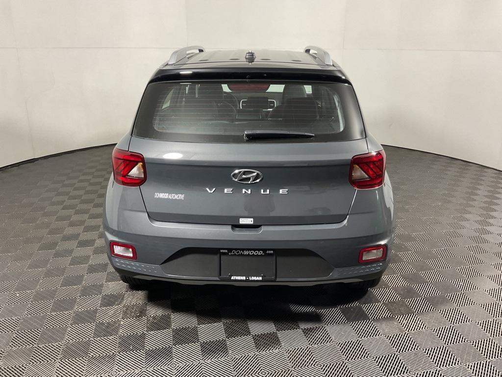 new 2024 Hyundai Venue car, priced at $23,665