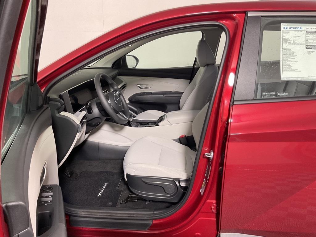 new 2025 Hyundai Tucson car, priced at $30,350
