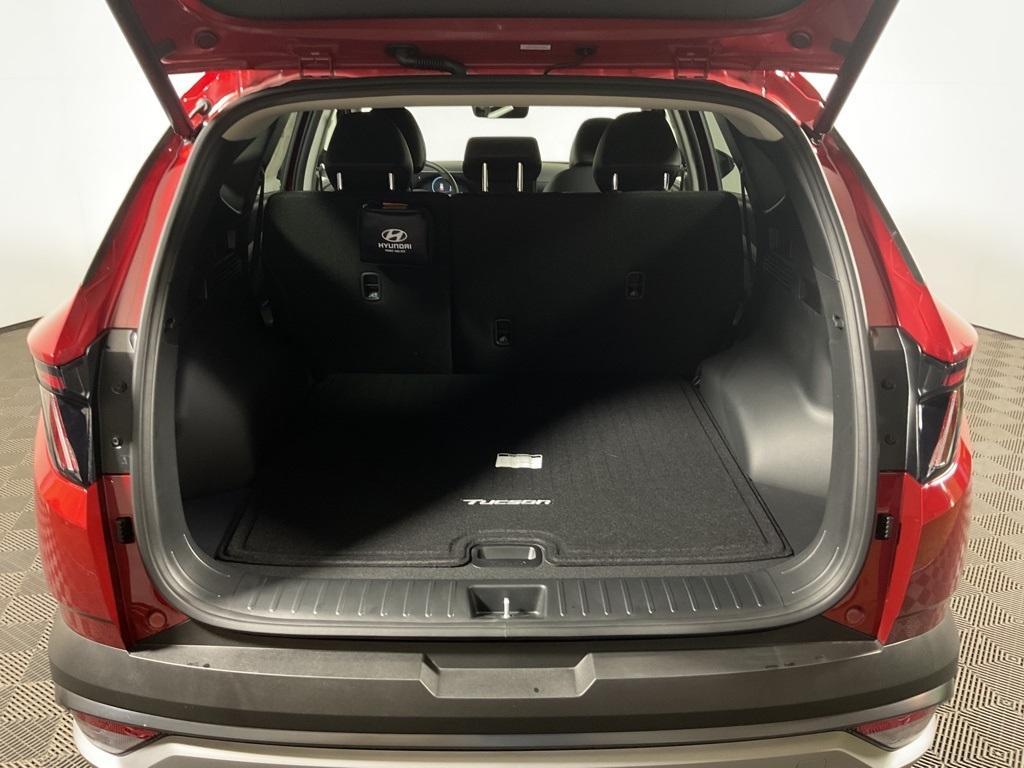 new 2025 Hyundai TUCSON Hybrid car, priced at $35,913