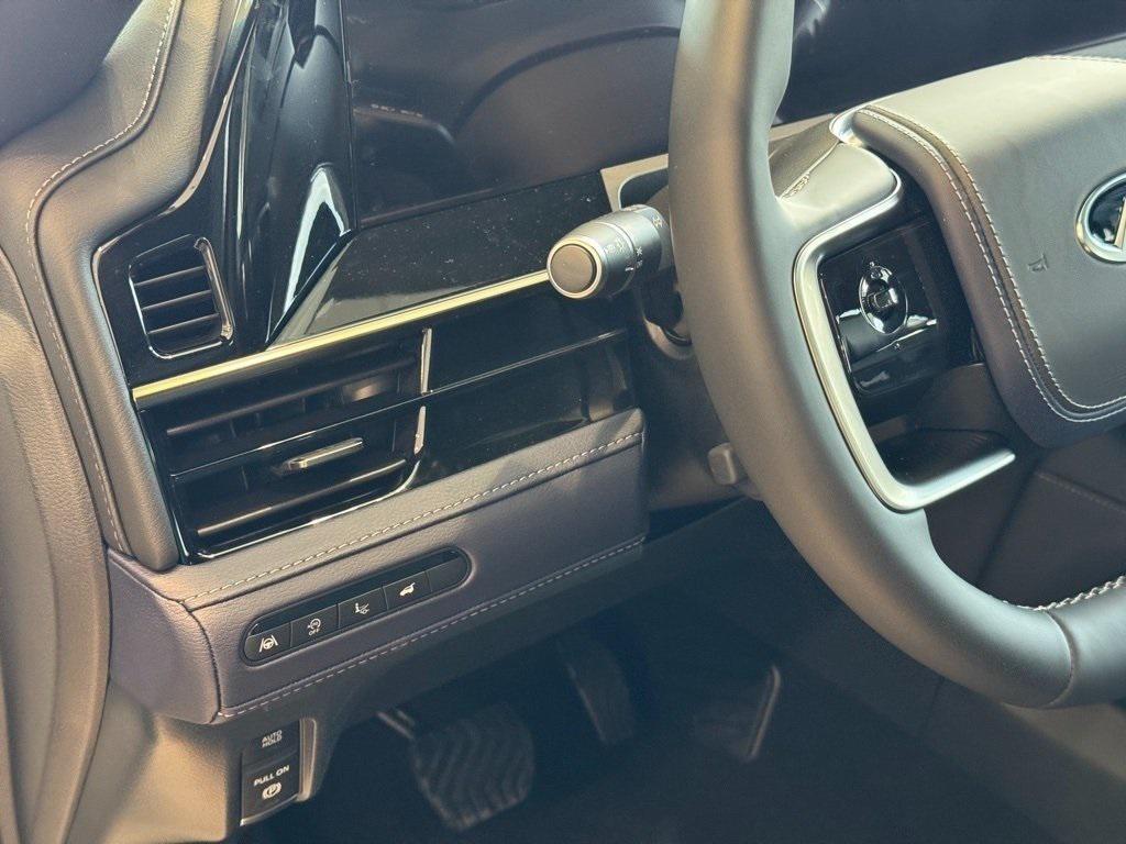 new 2026 INFINITI QX80 car, priced at $93,848