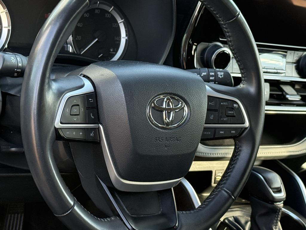 used 2024 Toyota Highlander car, priced at $33,603