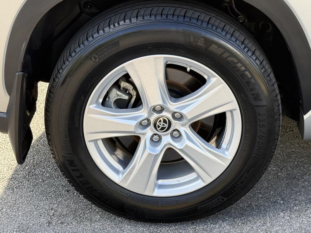 used 2024 Toyota Highlander car, priced at $33,603