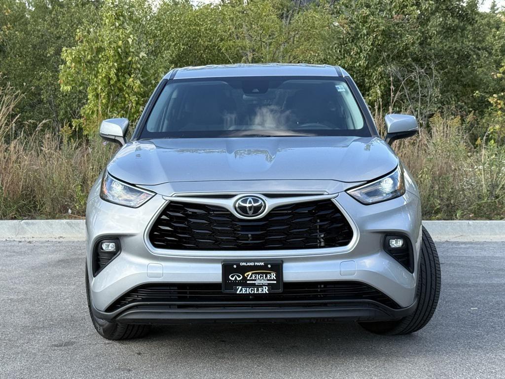 used 2024 Toyota Highlander car, priced at $33,603