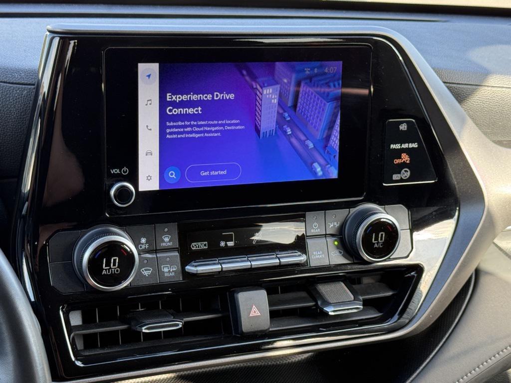 used 2024 Toyota Highlander car, priced at $33,603