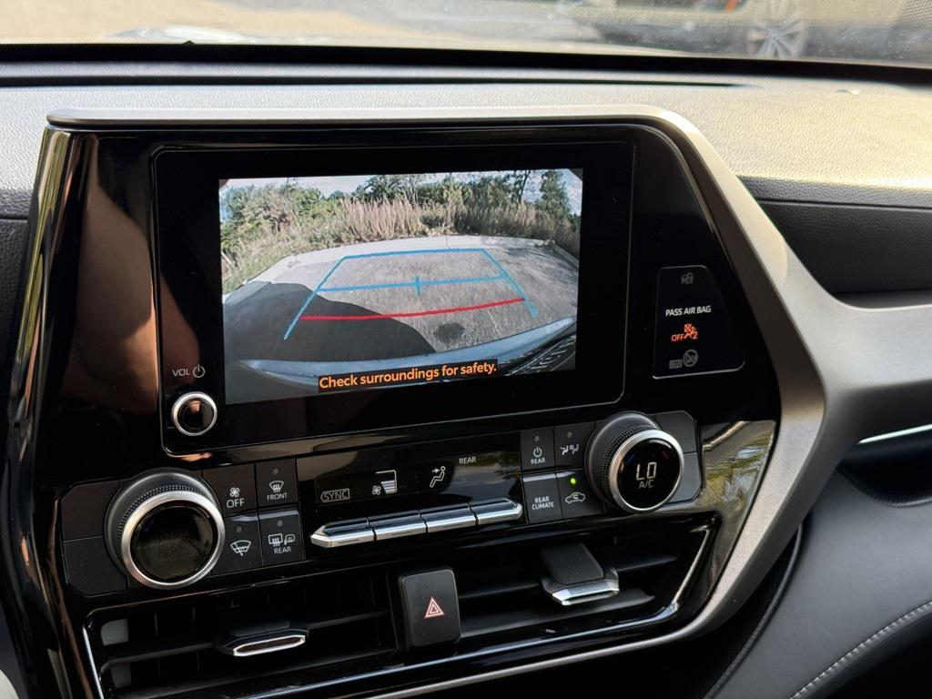 used 2024 Toyota Highlander car, priced at $33,603