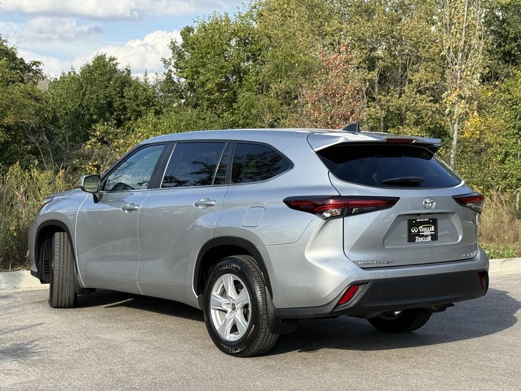 used 2024 Toyota Highlander car, priced at $33,603