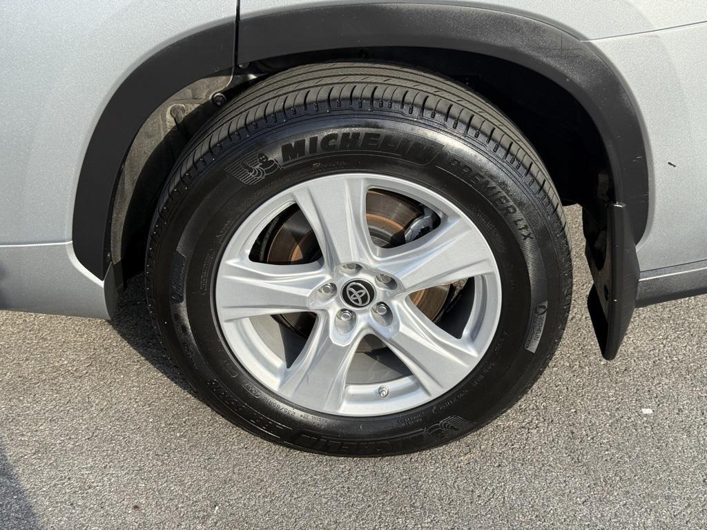 used 2024 Toyota Highlander car, priced at $33,603