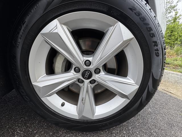 used 2024 Audi Q7 car, priced at $45,300