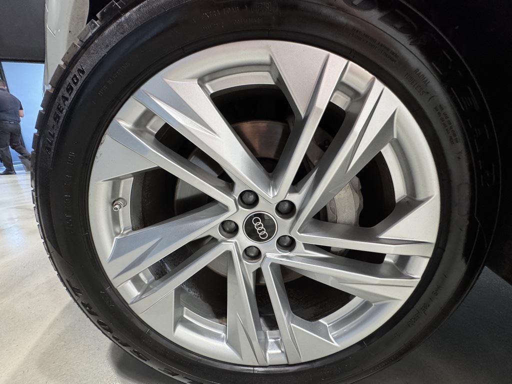 used 2023 Audi Q7 car, priced at $37,604