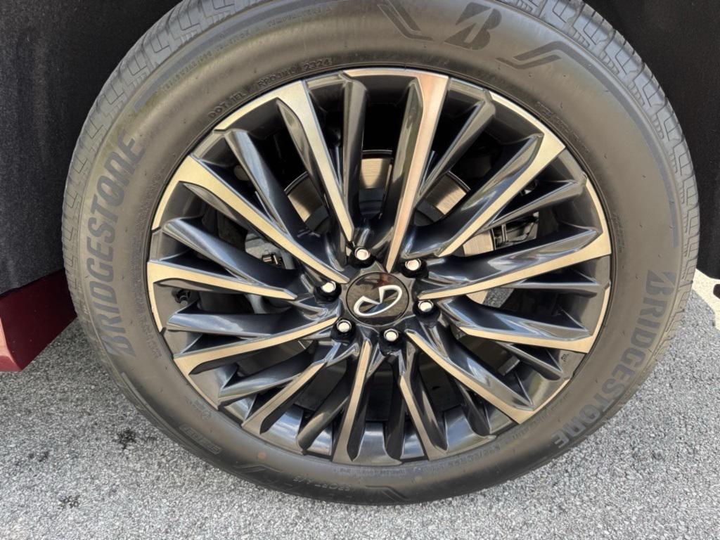 used 2025 INFINITI QX80 car, priced at $82,929