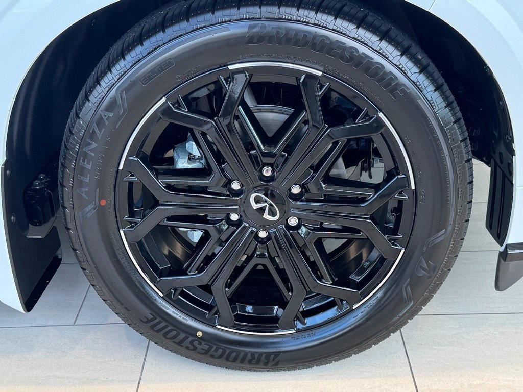 new 2026 INFINITI QX80 car, priced at $93,934