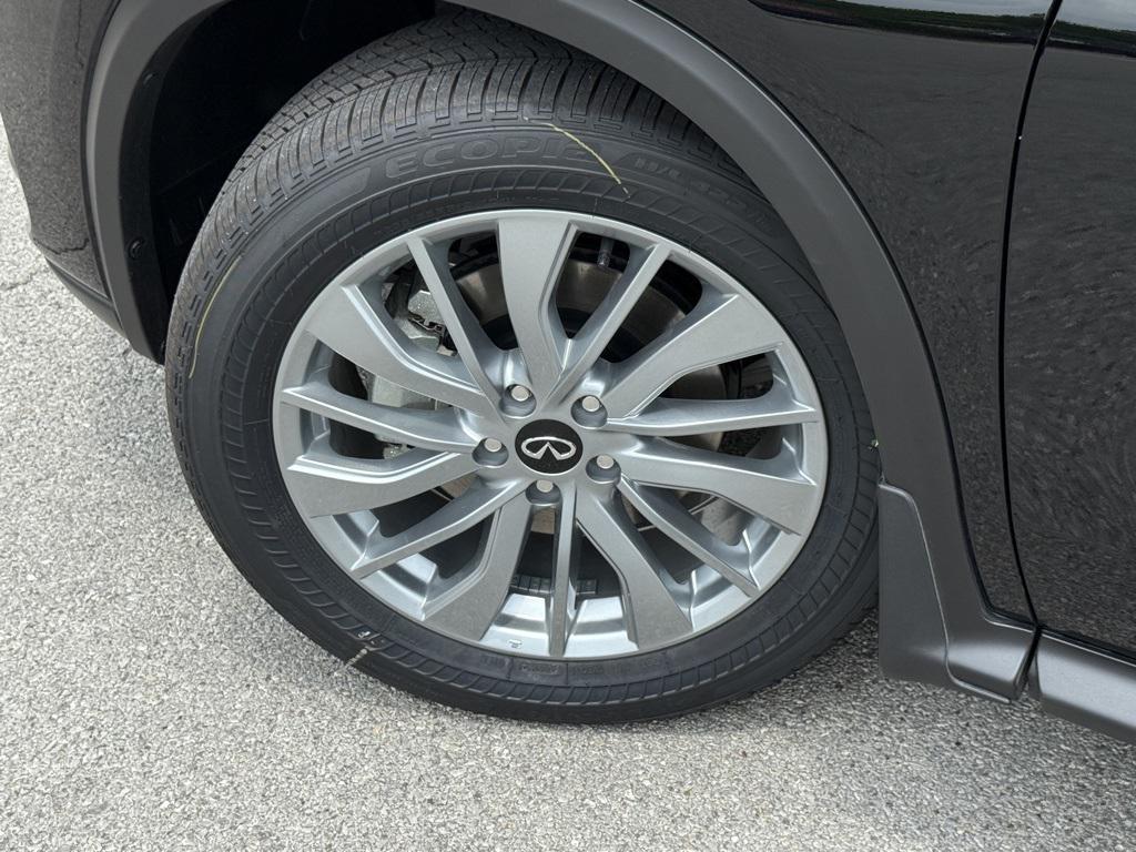 new 2025 INFINITI QX50 car, priced at $35,172
